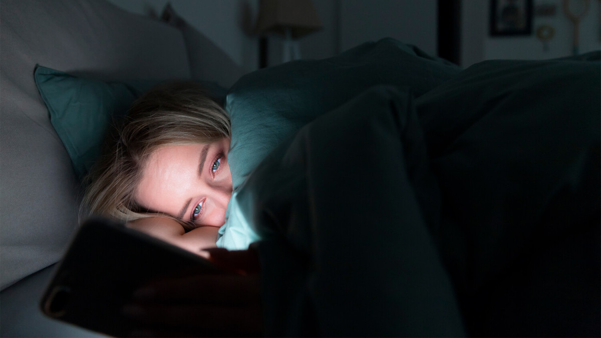 Учени: няма доказана връзка между смартфоните и проблемите със заспиването