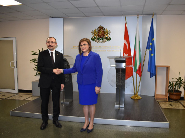 България и Турция обсъдиха спешния внос на стомана и желязо за българската икономика