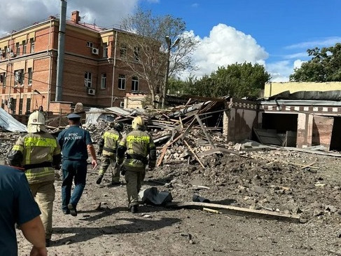 В руския град Таганрог паднаха отломки от свалена украинска ракета