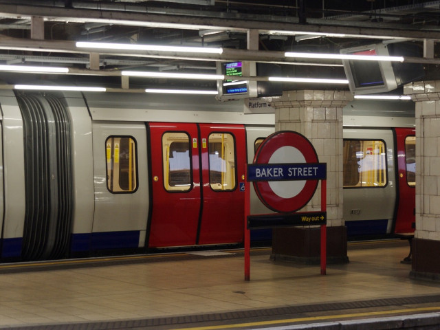 Пет начина, по които  лондонското метро се е – и не се е променило през изминалия век