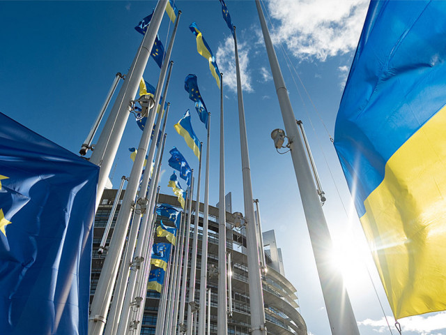 Европейската комисия предлага старт на преговорите за членство на Украйна в ЕС през юни